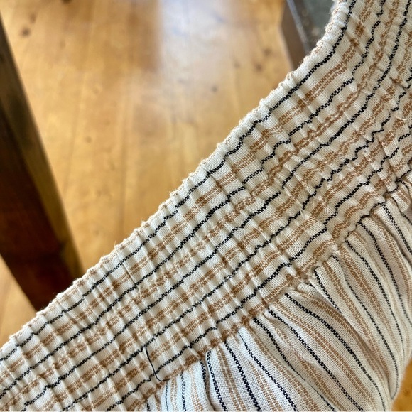 Max Studio Striped Linen Pants in Cream and Tan - Picture 6 of 9